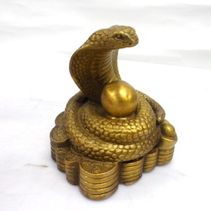 12지 돈들어오는 금은보화 품은 뱀동상 뱀조각상